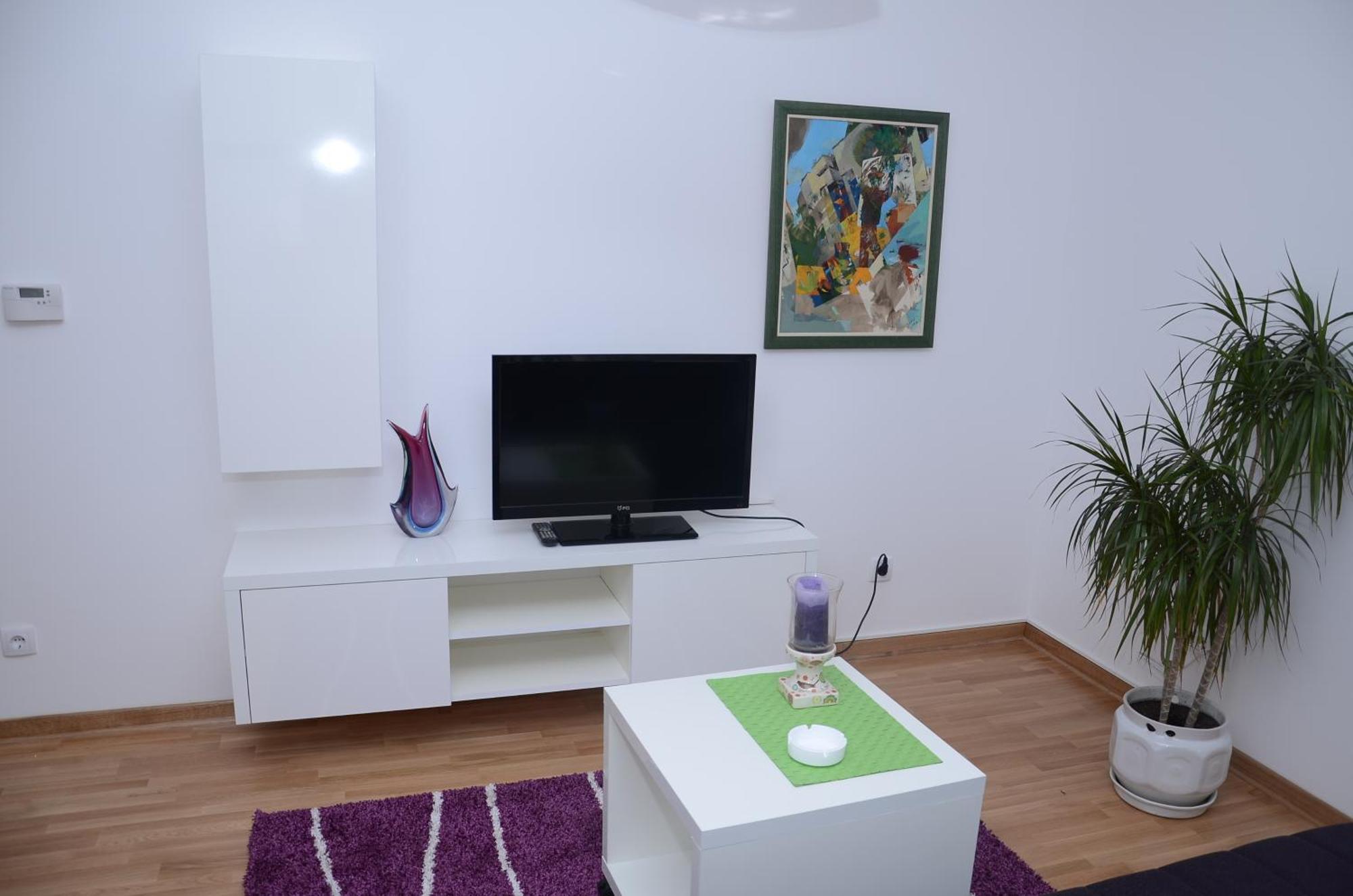 Sekula'S City Center Apartment Белград Экстерьер фото