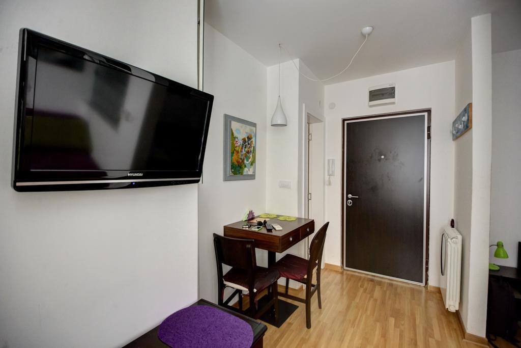 Sekula'S City Center Apartment Белград Экстерьер фото